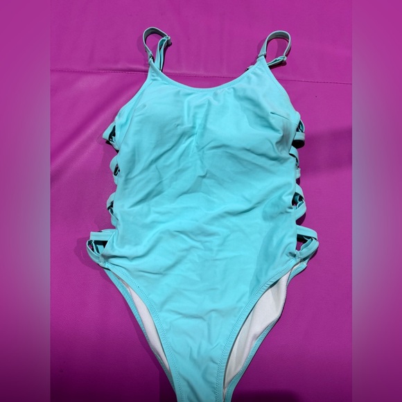 NWOT - Women One Piece Bathing Suit - Picture 4 of 6